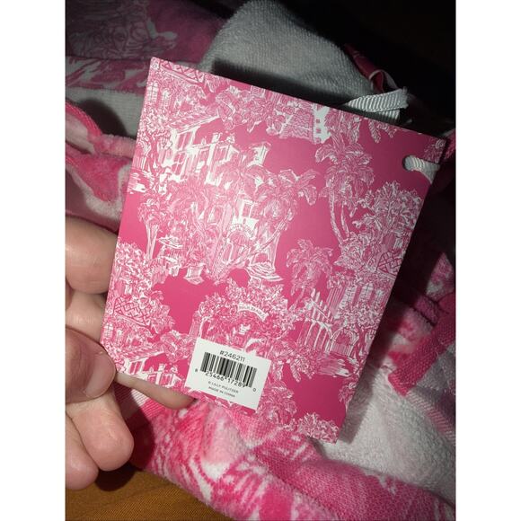 NEW Lilly Pulitzer Beach Towel Tote Palm Beach Resort White Anniversary Print - Picture 3 of 9